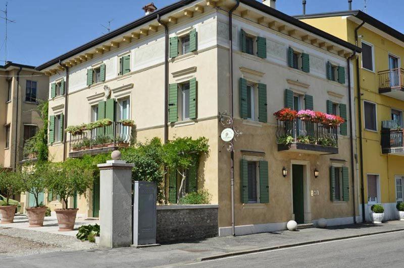 B&B La Mongolfiera ヴィッラフランカ・ディ・ヴェローナ エクステリア 写真